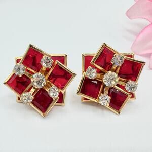 Vintage Red Square Crystal Dimensional
Bezel Set Layered Cluster Earrings